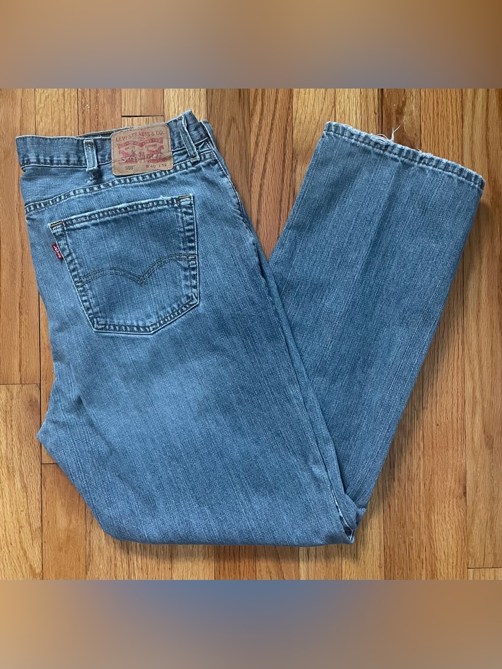 Levi’s Blue Worn Distressed Med Wash Denim Jeans Relaxed Straight Mens 40x32